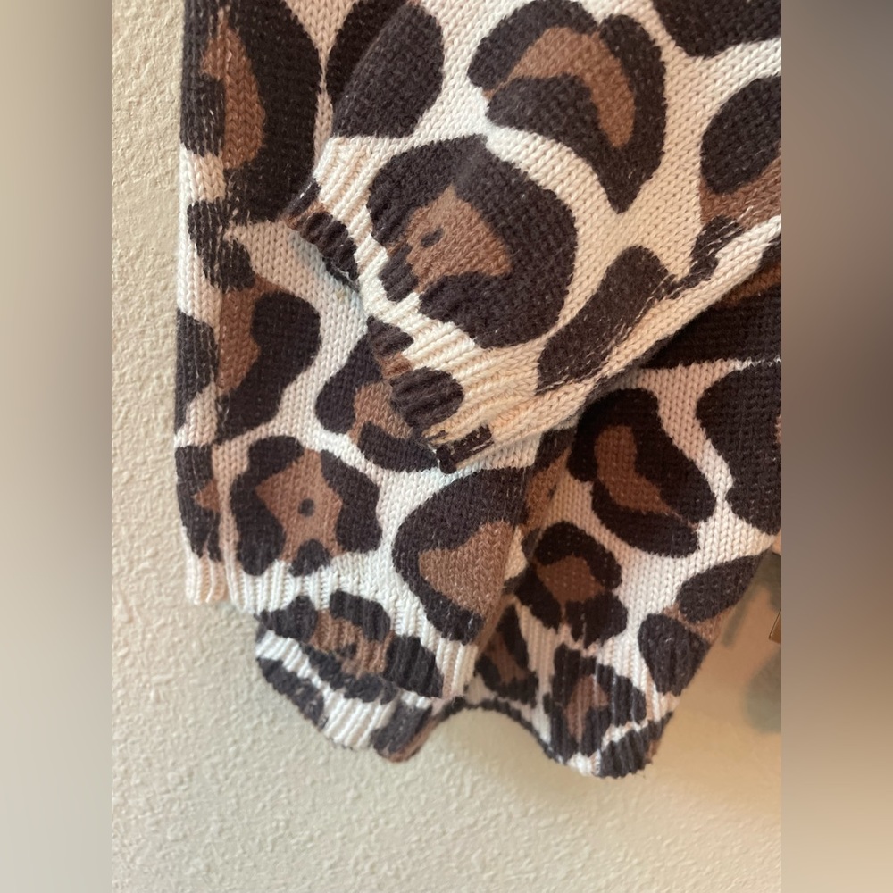 Show Me Your Mumu | Mellow Zipline Leopard Cheetah oversized Sweater - Picture 7 of 7